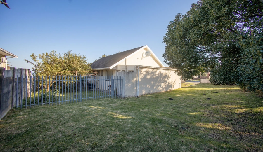 4 Bedroom Property for Sale in Sunnyridge Eastern Cape